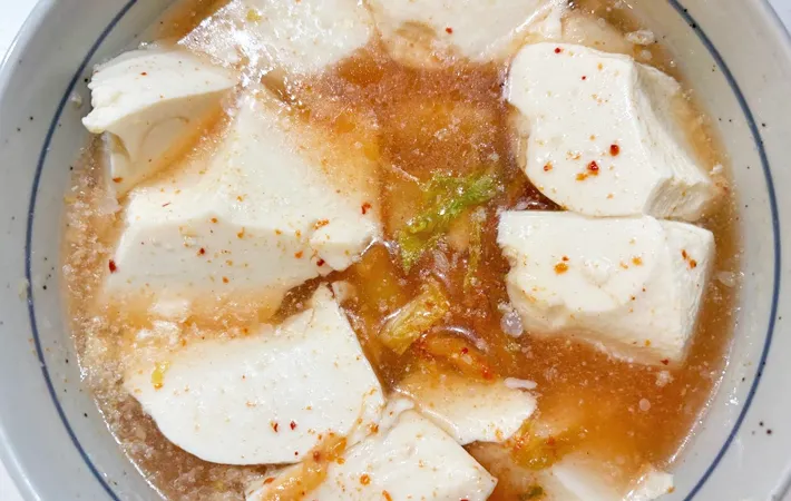 『簡単スンドゥブ』を作る写真（撮影：エニママ）