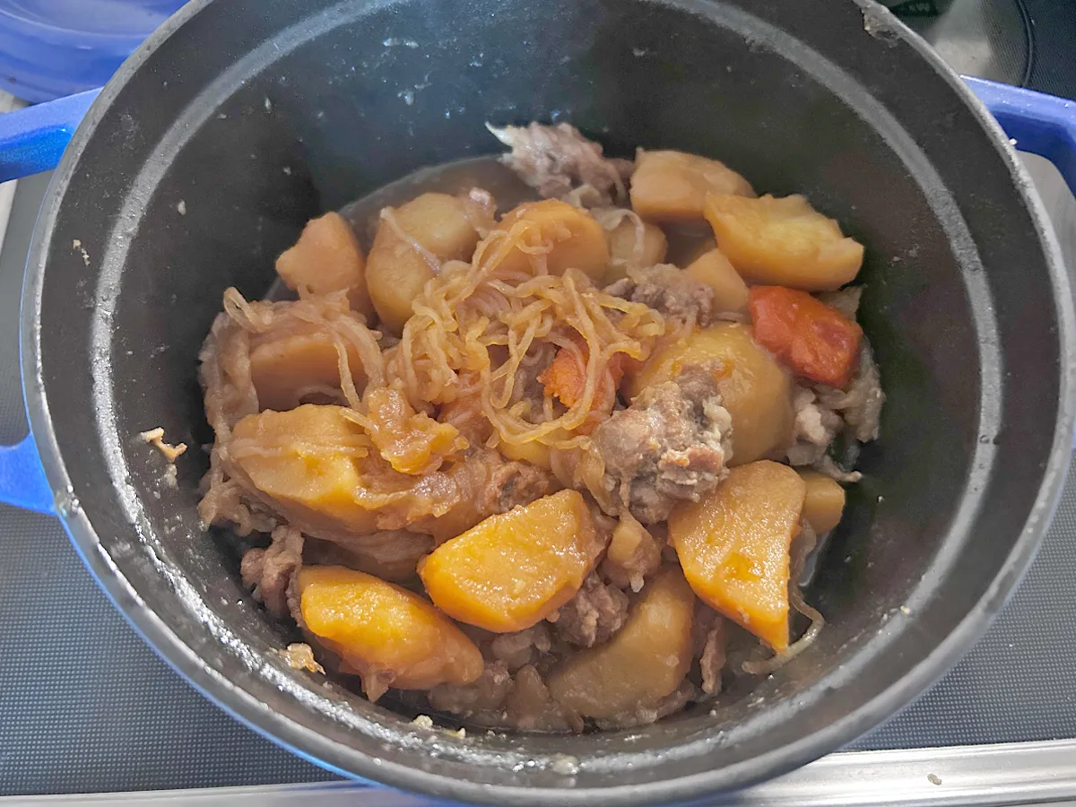 『肉じゃが』の写真（撮影：エニママ）