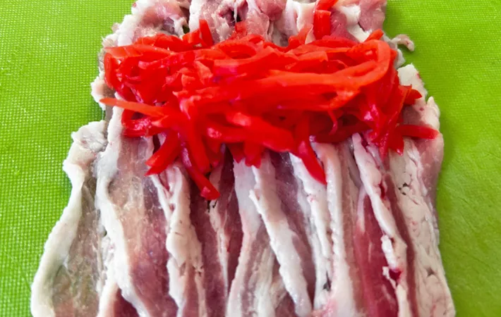 『紅生姜の肉巻き』を作る写真（撮影：エニママ）