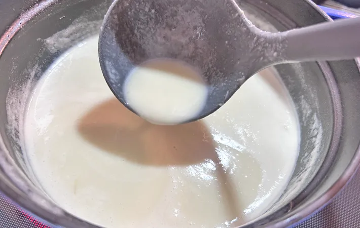 『サツマイモのポタージュ』を作る写真（撮影：エニママ）