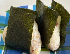 おかかチーズマヨおにぎりの写真（撮影：エニママ）