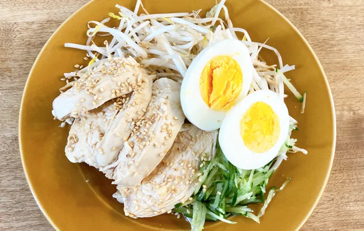 『むね肉のレンジ蒸し』の完成写真（撮影：エニママ）