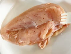 『むね肉のレンジ蒸し　さっぱりしょうゆだれ』の作り方の画像（撮影：エニママ）