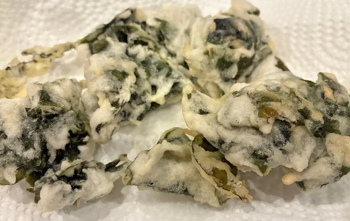 『わかめの天ぷら』の完成写真（撮影：エニママ）