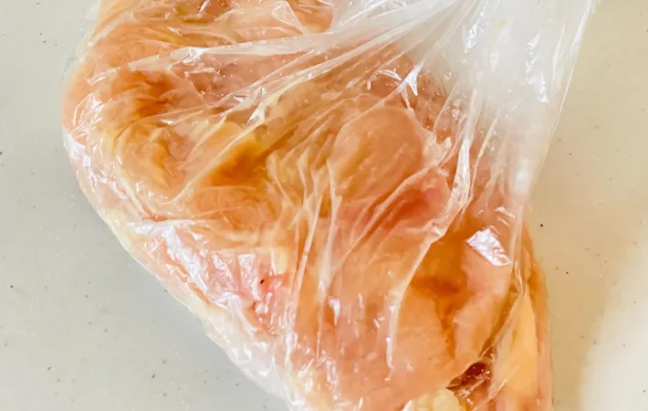 『ピーナッツバターでバンバンジー』を作る写真（撮影：エニママ）