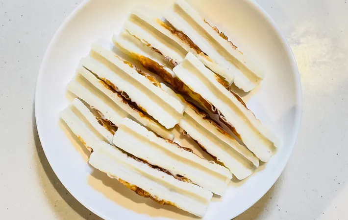 『ちくわのピーナッツバターチーズ』を作る写真（撮影：エニママ）