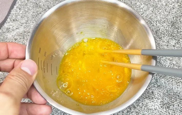 『ホットサンドにうどん』を作る写真（撮影：キジカク）