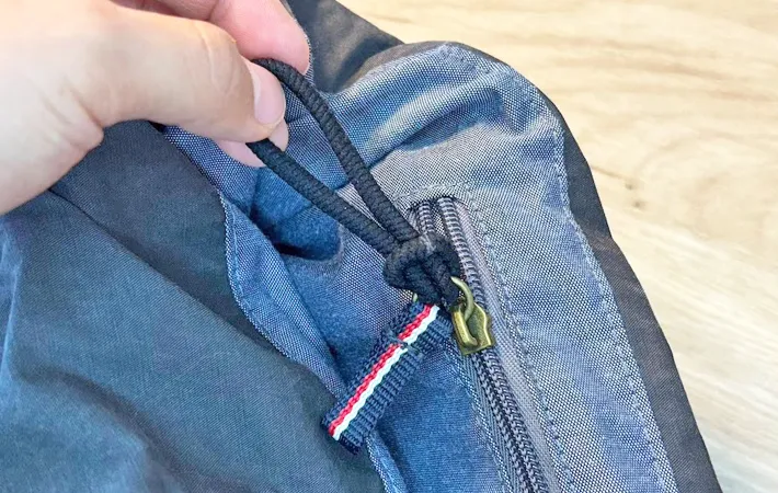 『ヘアゴムで水筒ホルダー』の写真（撮影：キジカク）