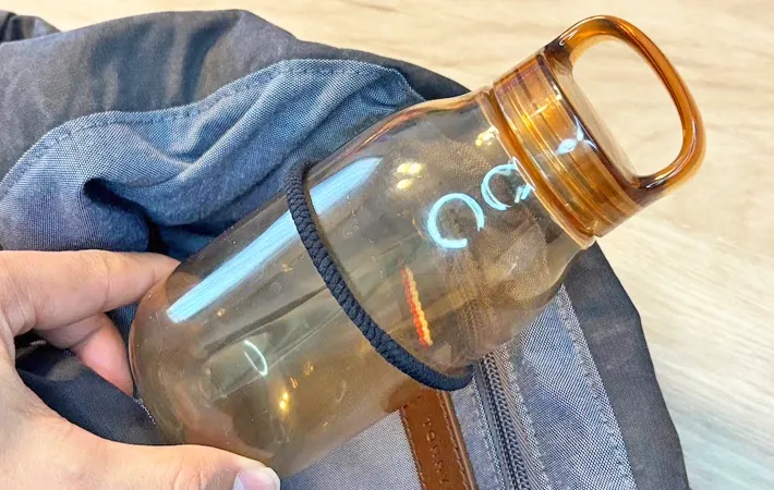 『ヘアゴムで水筒ホルダー』の写真（撮影：キジカク）