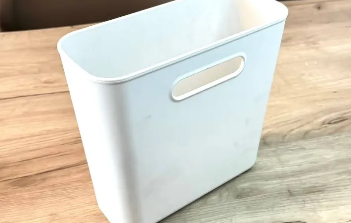 『無印良品 吊るしても使える 薄型収納ケース』の写真（撮影：キジカク）