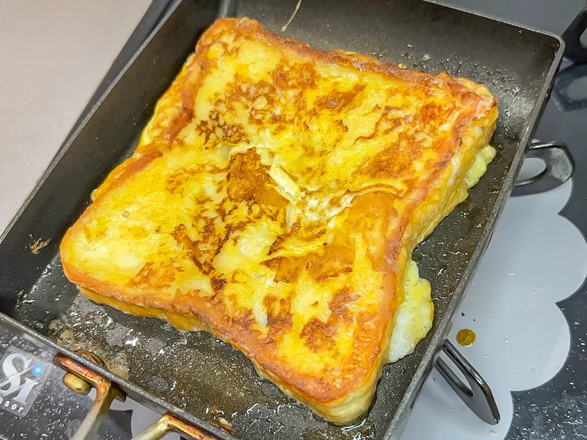 フレンチトーストを作る写真(撮影:キジカク)