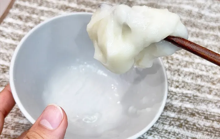 『餅が皿につかない裏技』の写真（撮影：キジカク）