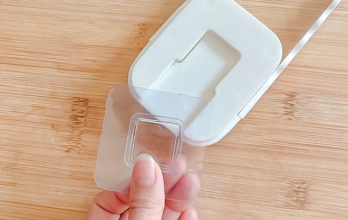 『壁掛けハンガー用フック』の写真（撮影：キジカク）