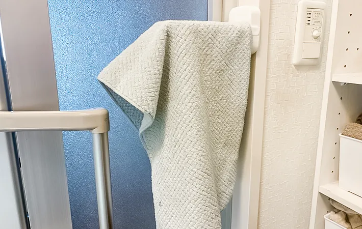 『壁掛けハンガー用フック』の活用写真（撮影：キジカク）