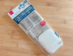 『壁掛けハンガー用フック』の写真（撮影：キジカク）