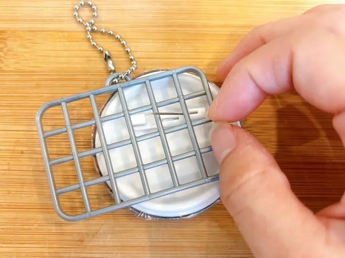 セリア『ワイヤーネットチャーム』の写真（撮影：キジカク）