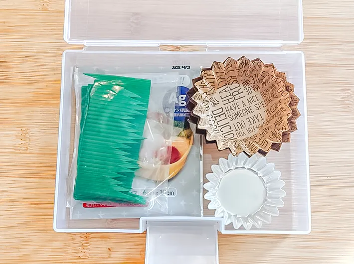 弁当グッズと『はがき整理ケース』の写真（撮影：キジカク）