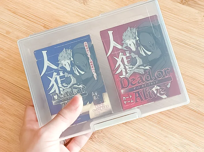 カードゲームと『はがき整理ケース』の写真（撮影：キジカク）