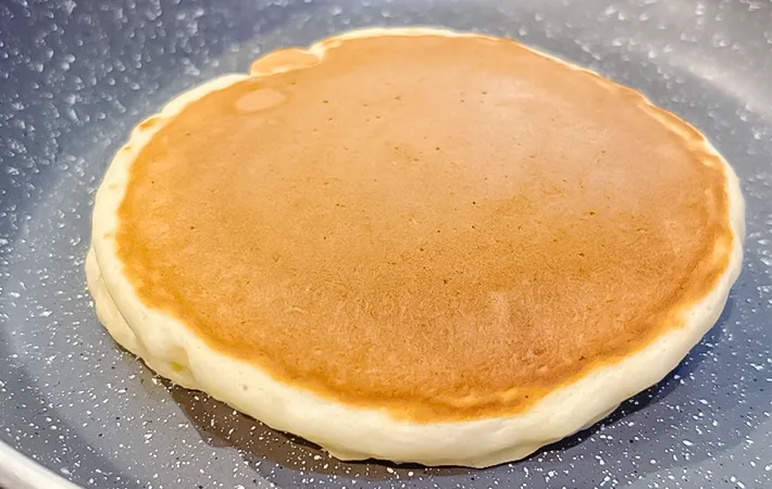 普通の『ホットケーキ』を焼いた写真（撮影：キジカク）