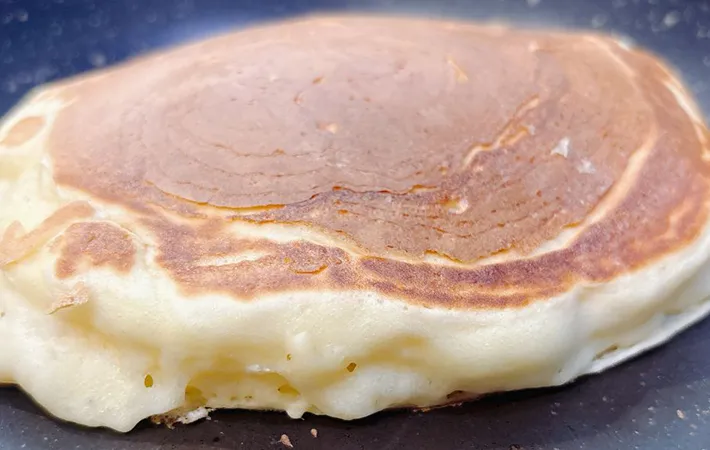 『ヨーグルト入りホットケーキ』を作る写真（撮影：キジカク）