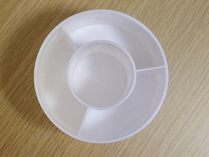 『ダイソー』の『回転できる収納ケース』の画像（撮影：grapeライフハック編集部）