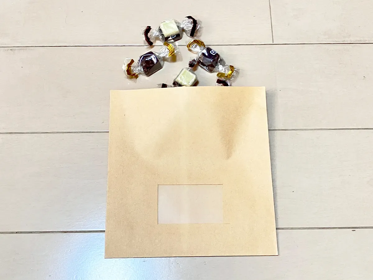 茶封筒でラッピング（撮影：grapeライフハック編集部）