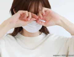 マスクをした女性の写真