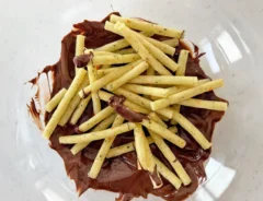 『じゃがチョコ』を作る写真（撮影：エニママ）