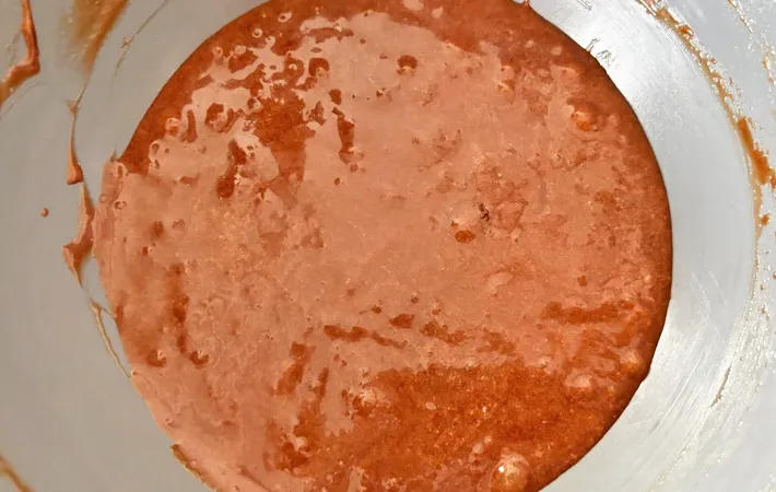 『材料3つのシェアガトーショコラ』の生地が混ざった写真（撮影：エニママ）