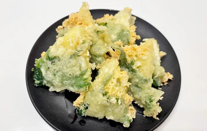 『「6Pチーズ」としその葉の天ぷら』の完成写真（撮影：エニママ）