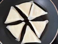 チーズおつまみを作る写真（撮影：エニママ）