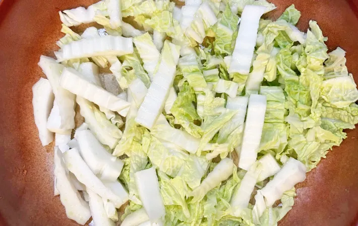 白菜を並べた写真（撮影：エニママ）