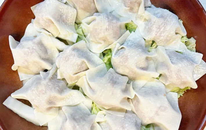 『レンチンシュウマイ』の皮をのせた写真（撮影：エニママ）