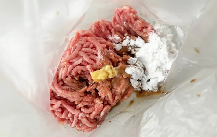 『ちくわシュウマイ』を作る写真（撮影：エニママ）