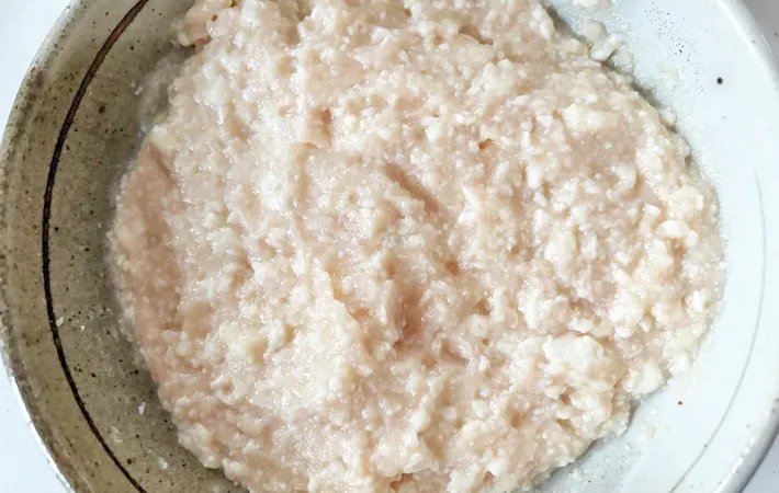 『ふんわりとろとろ レンチンつくね』を作る写真（撮影：エニママ）