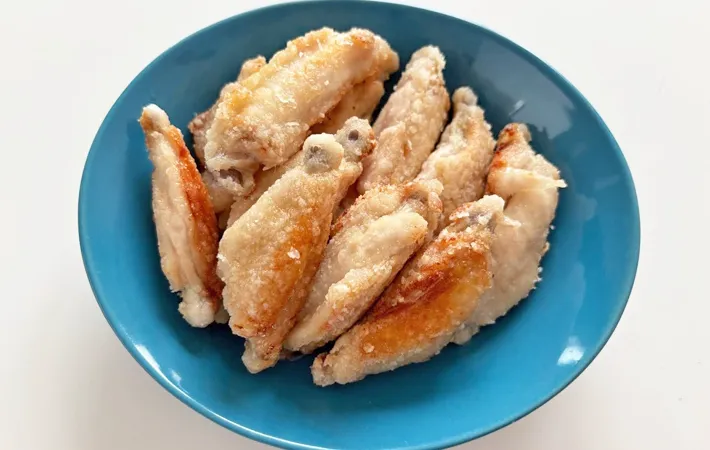 『カリカリチキンバー』の完成写真（撮影：エニママ）