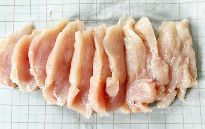 『鶏のゴマ焼き』を作る写真（撮影：エニママ）