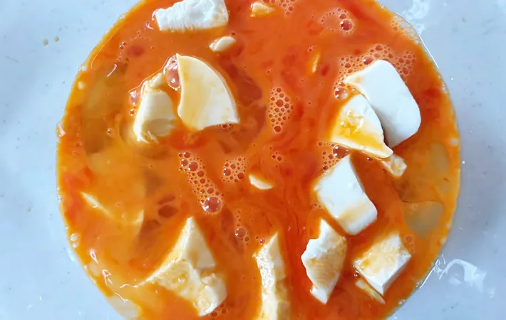 『豆腐の卵とじ』を作る写真（撮影：エニママ）