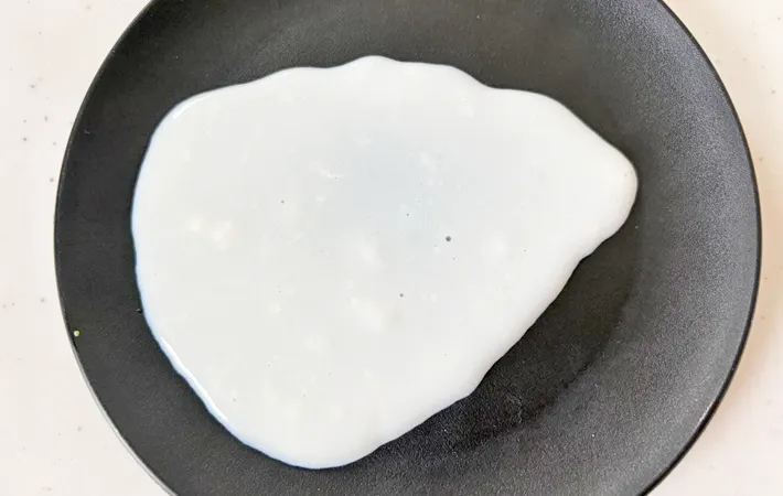 『牛乳寒天』を作る写真（撮影：エニママ）