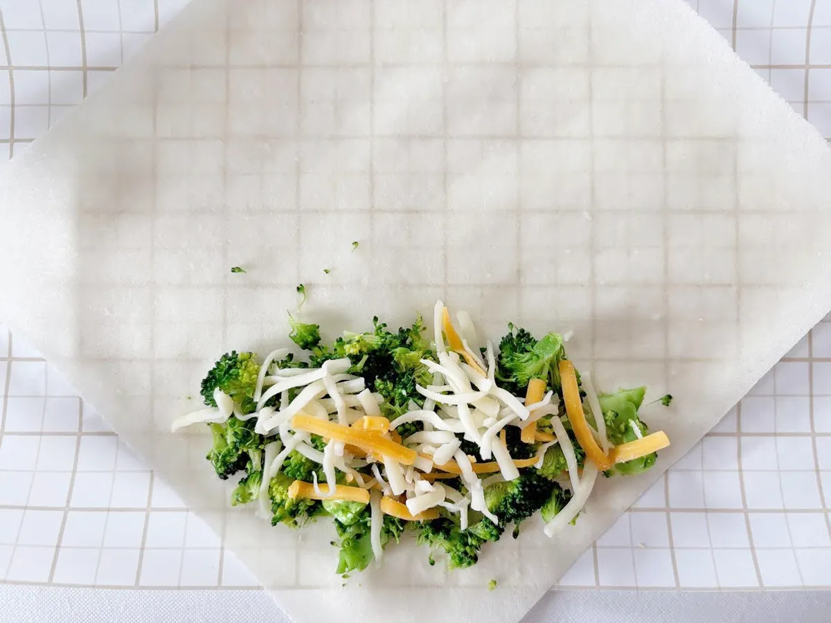 『ブロッコリー春巻き』を作る写真(撮影:エニママ)