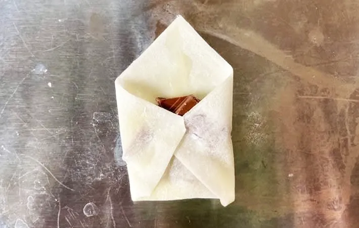 『チョコ包み焼き』を作る写真（撮影：エニママ）