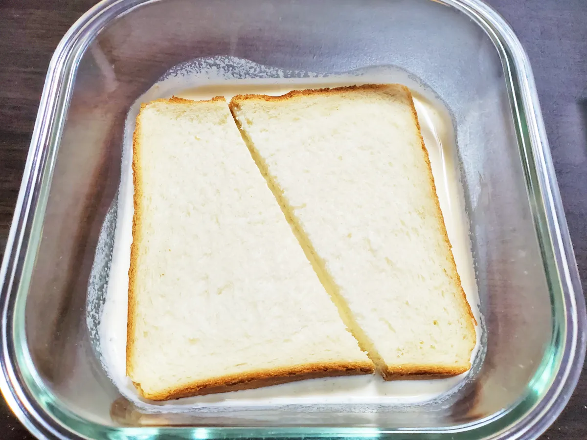 『3色フレンチトースト』を作る写真(撮影:エニママ)