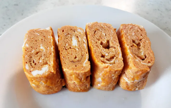 『トマトジュースでだし巻き』の完成写真（撮影：エニママ）