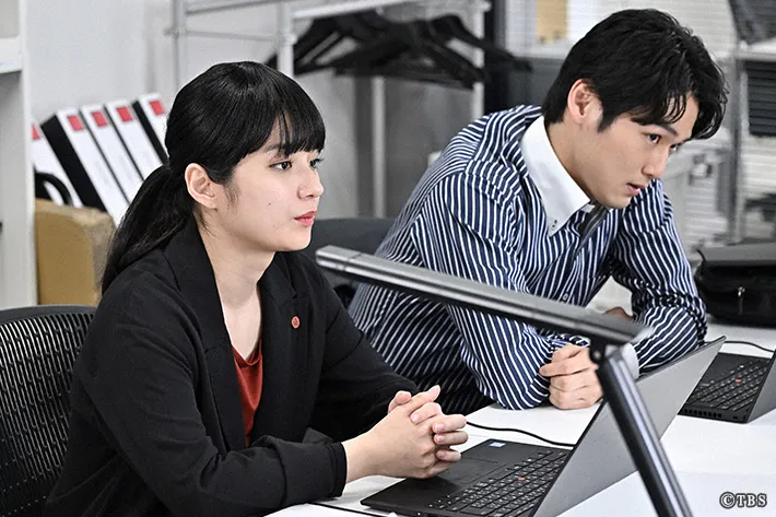 『リブート』に出演する蒔田彩珠さんと中川大輔さんが写る場面写真