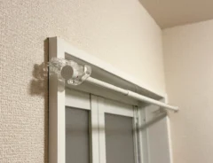 浴室前にタオル掛けを作る方法の画像（撮影：grapeライフハック編集部）