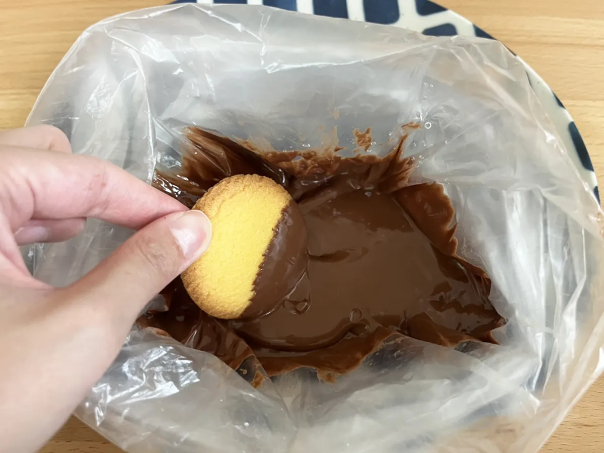 クッキーをつけているチョコレートの写真（撮影：grapeフード編集部）