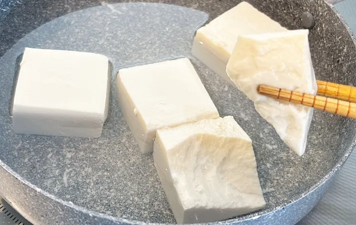 『崩れた豆腐』の写真（撮影：キジカク）