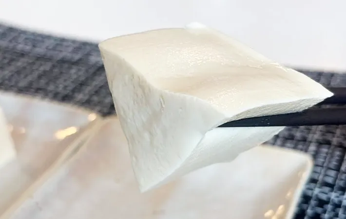 『三角に切った豆腐』の写真（撮影：キジカク）