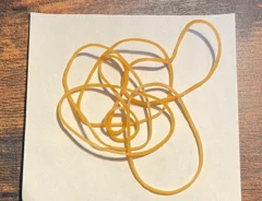 輪ゴムの写真（撮影：grapeライフハック編集部）