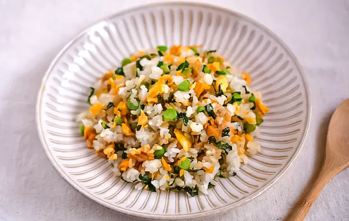 『ブロッコリーの茎の炒飯』の完成写真（撮影：小泉明代）